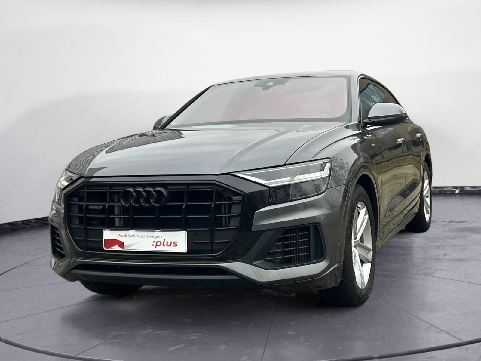 Audi - Q8 55 TFSI e quattro S line