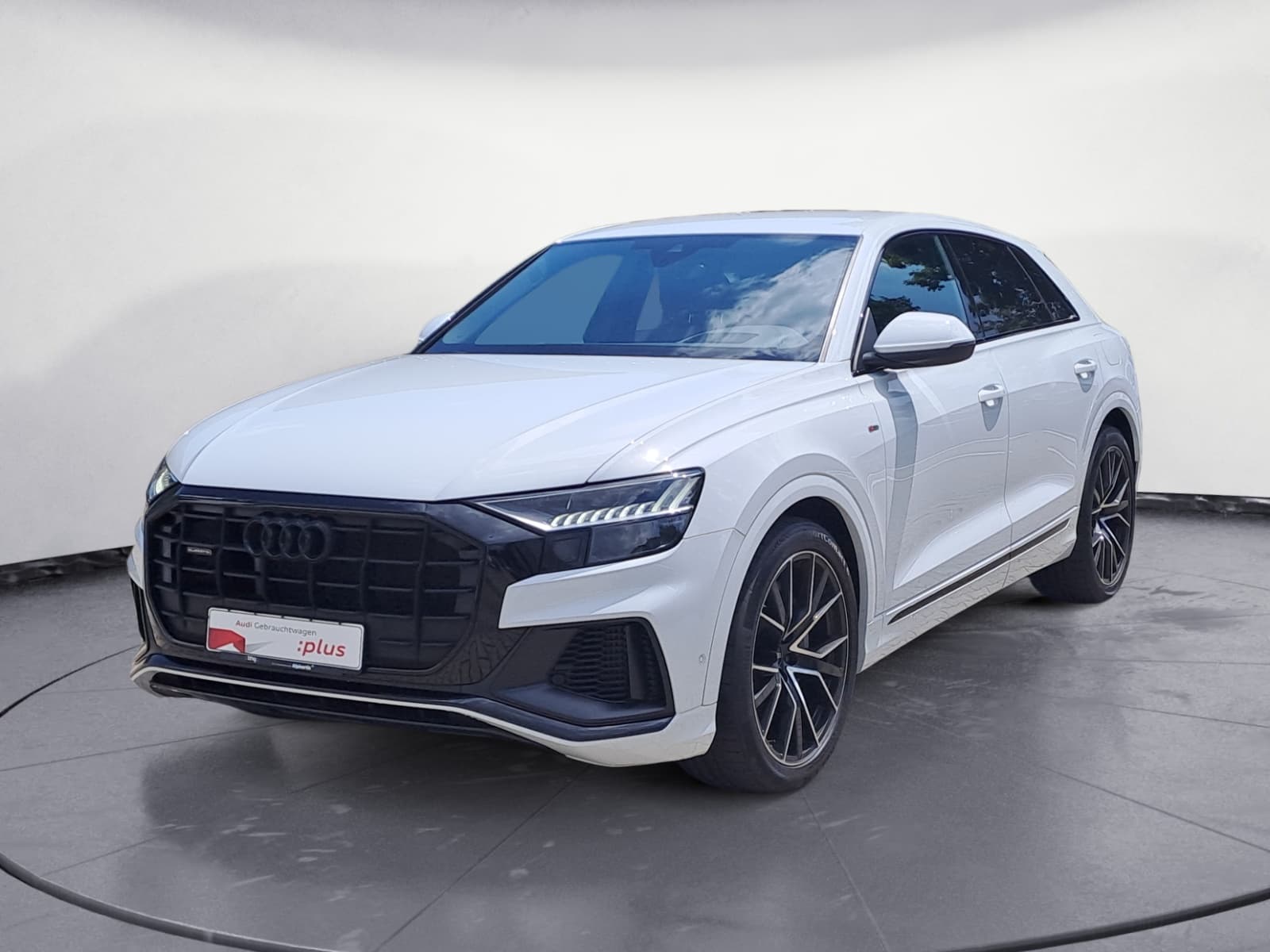 Audi - Q8 55 TFSIe quattro tiptronic