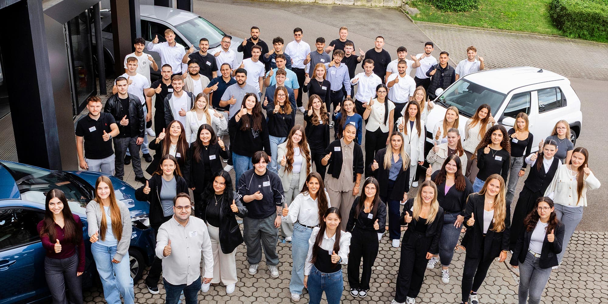 Azubis_Header_2025_erweitert2.jpg