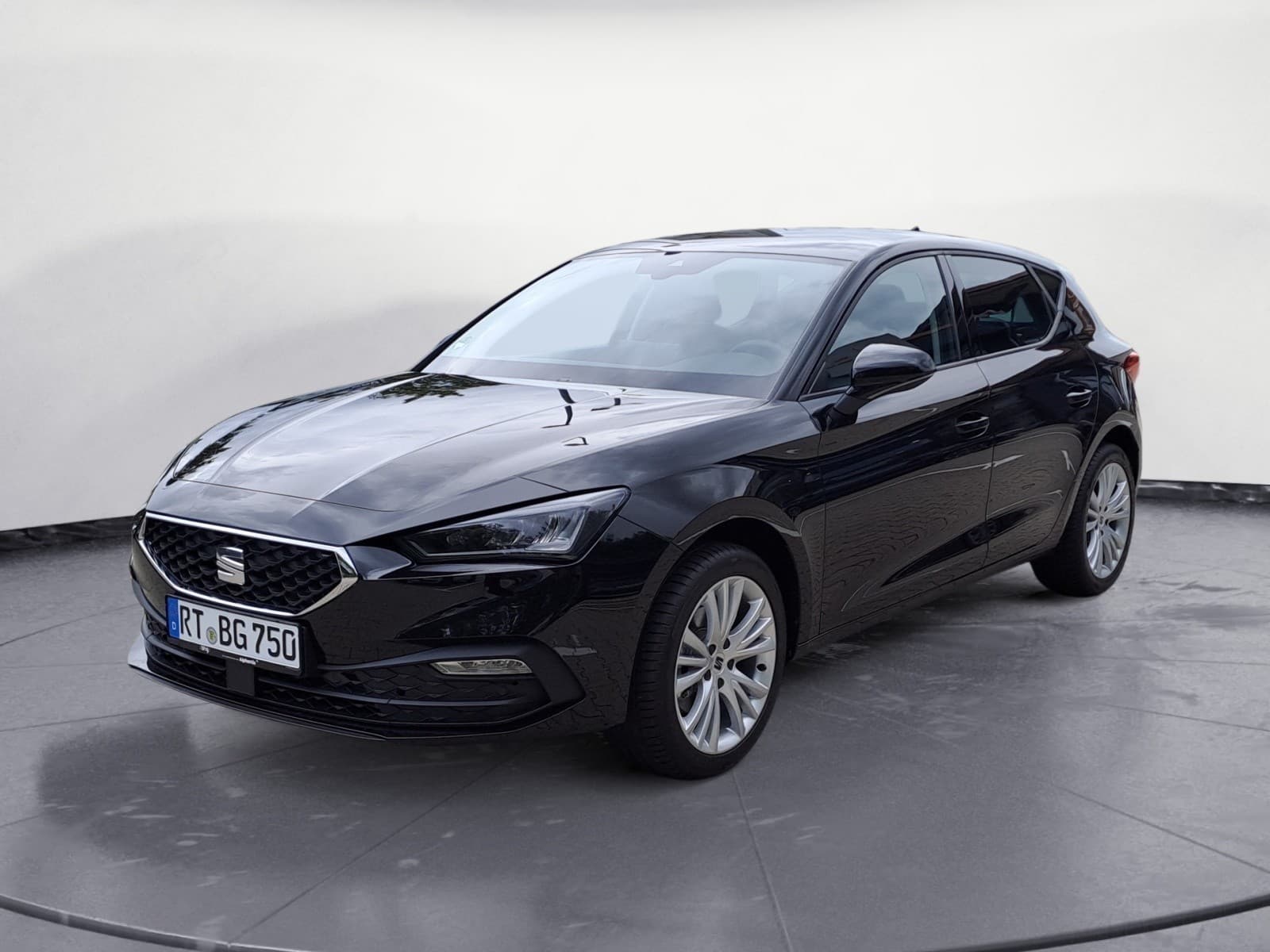 Seat - Leon Road Edition 1.5 eTSI  7-Gang-DSG