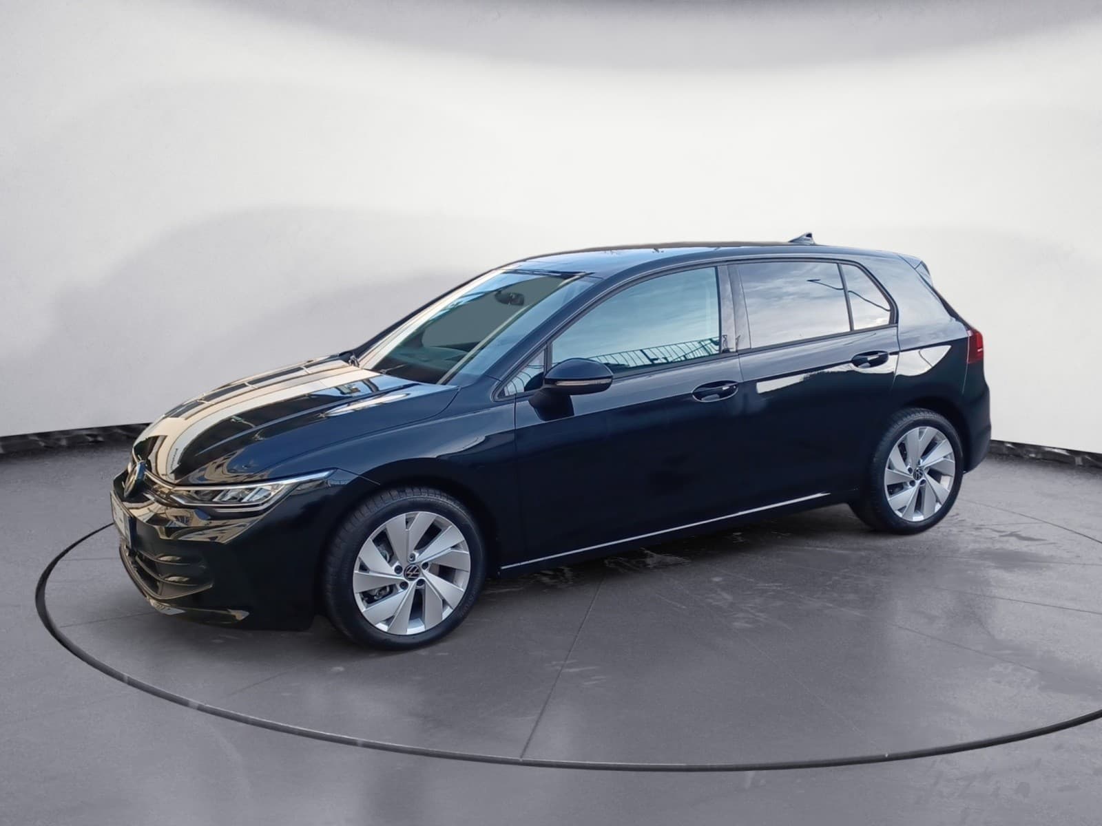 Volkswagen - Golf Life 2.0 TDI SCR 6 -Gang