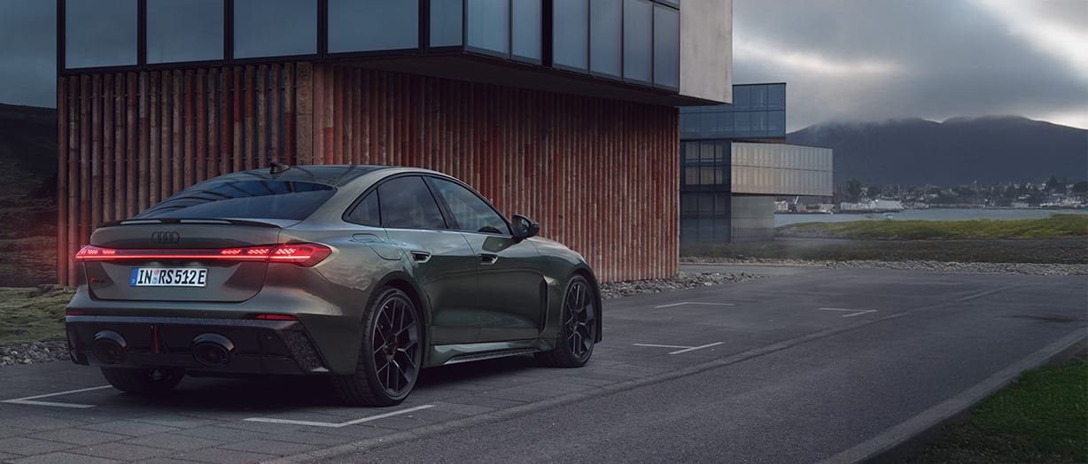 Die Audi RS 5 Limousine 470 kW tiptronic