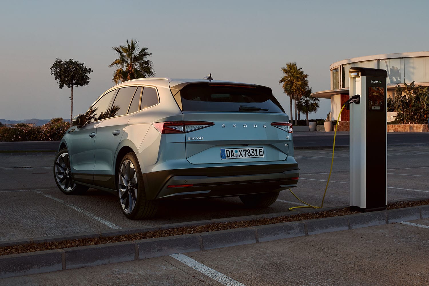 Skoda Enyaq Laden.jpg