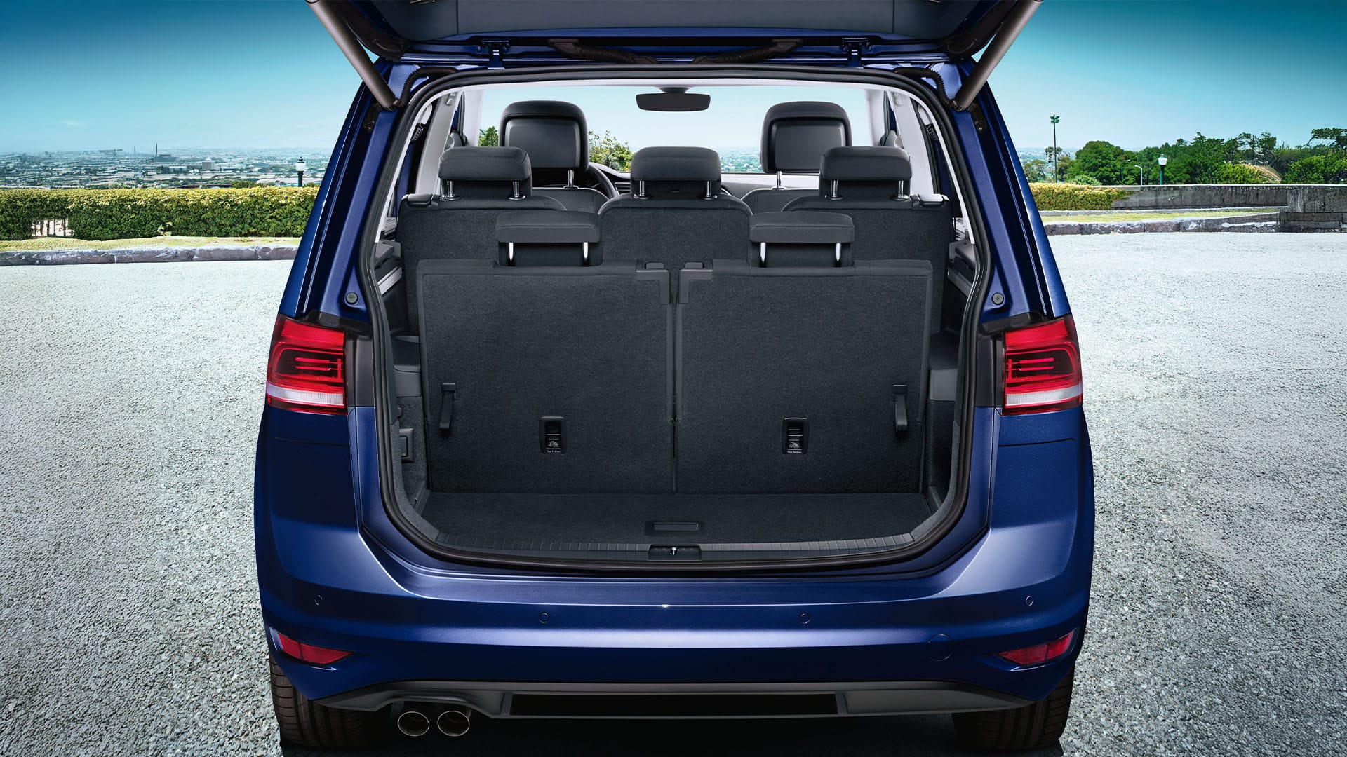 VW Touran Galerie 3.jpg