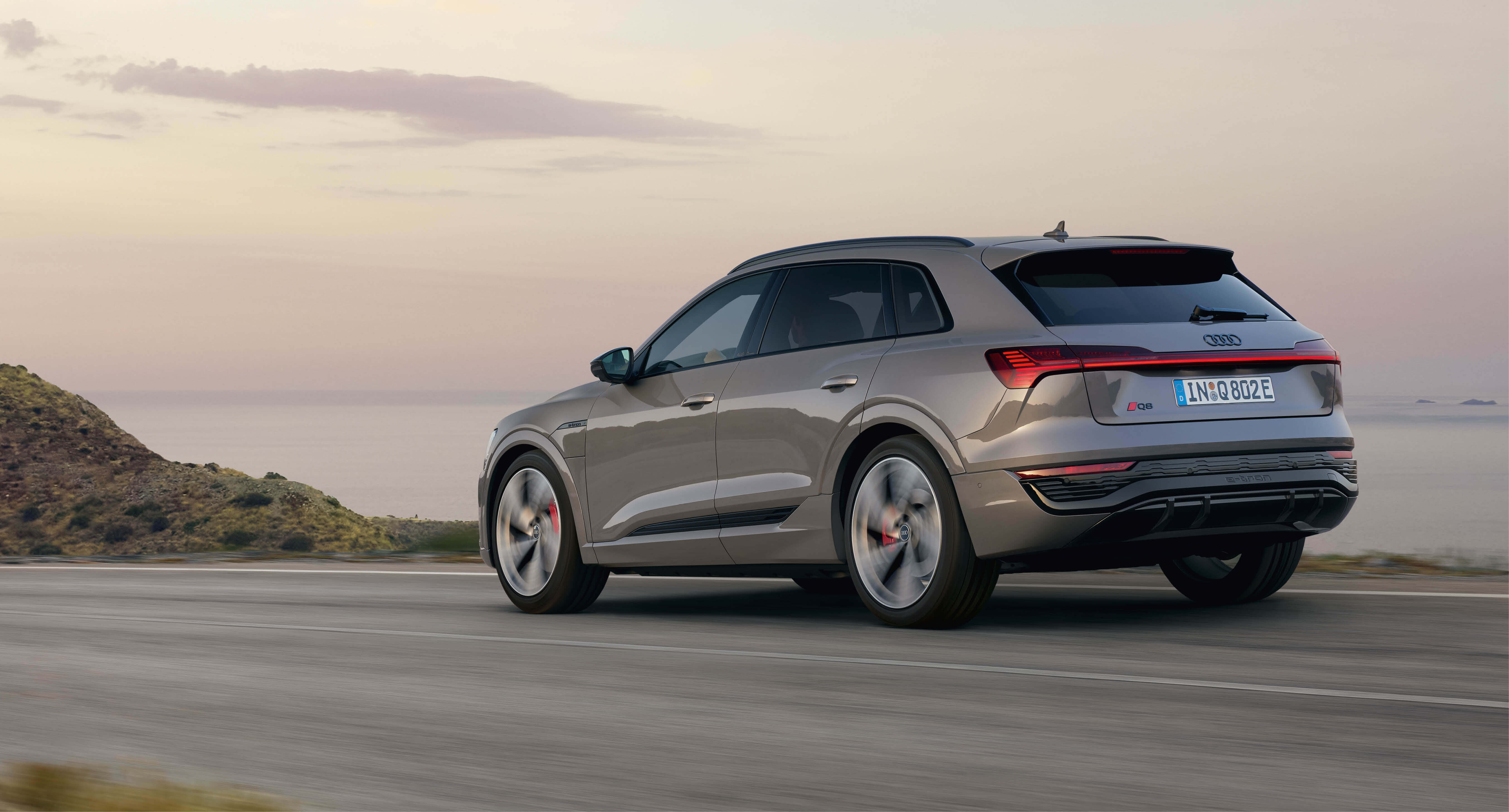 Q8etron_04.jpg