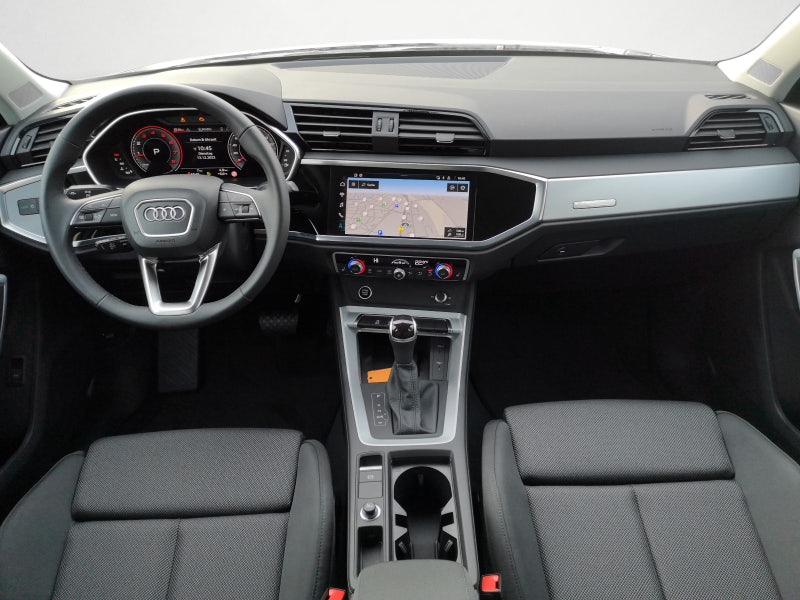 Audi - Q3 advanced
